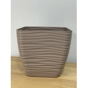 Сучасні вазони Form Plastic Square Wave Кавовий